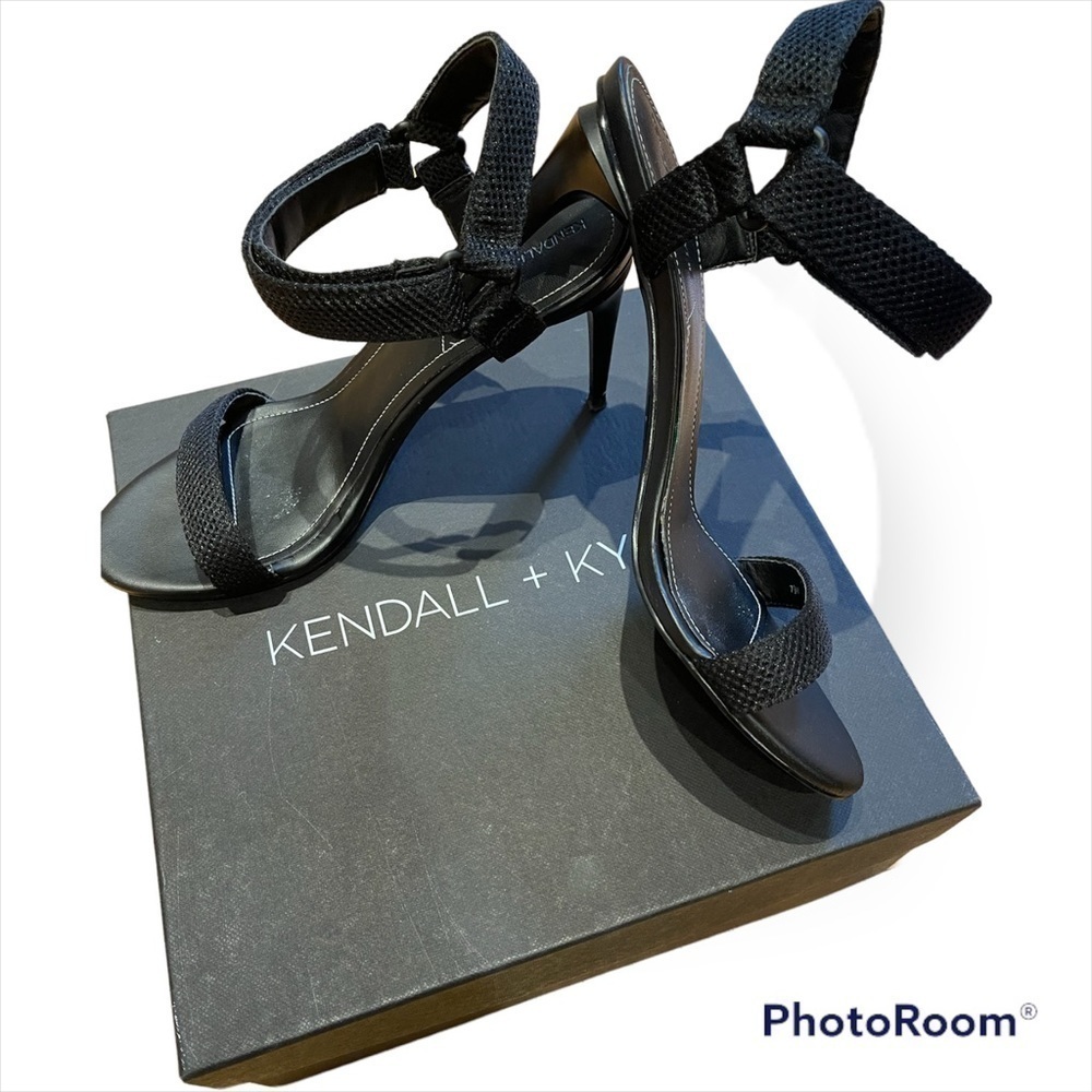 Kendall & Kylie sandals